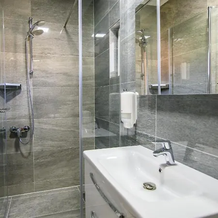 Stermasi * 萨普伦纳拉